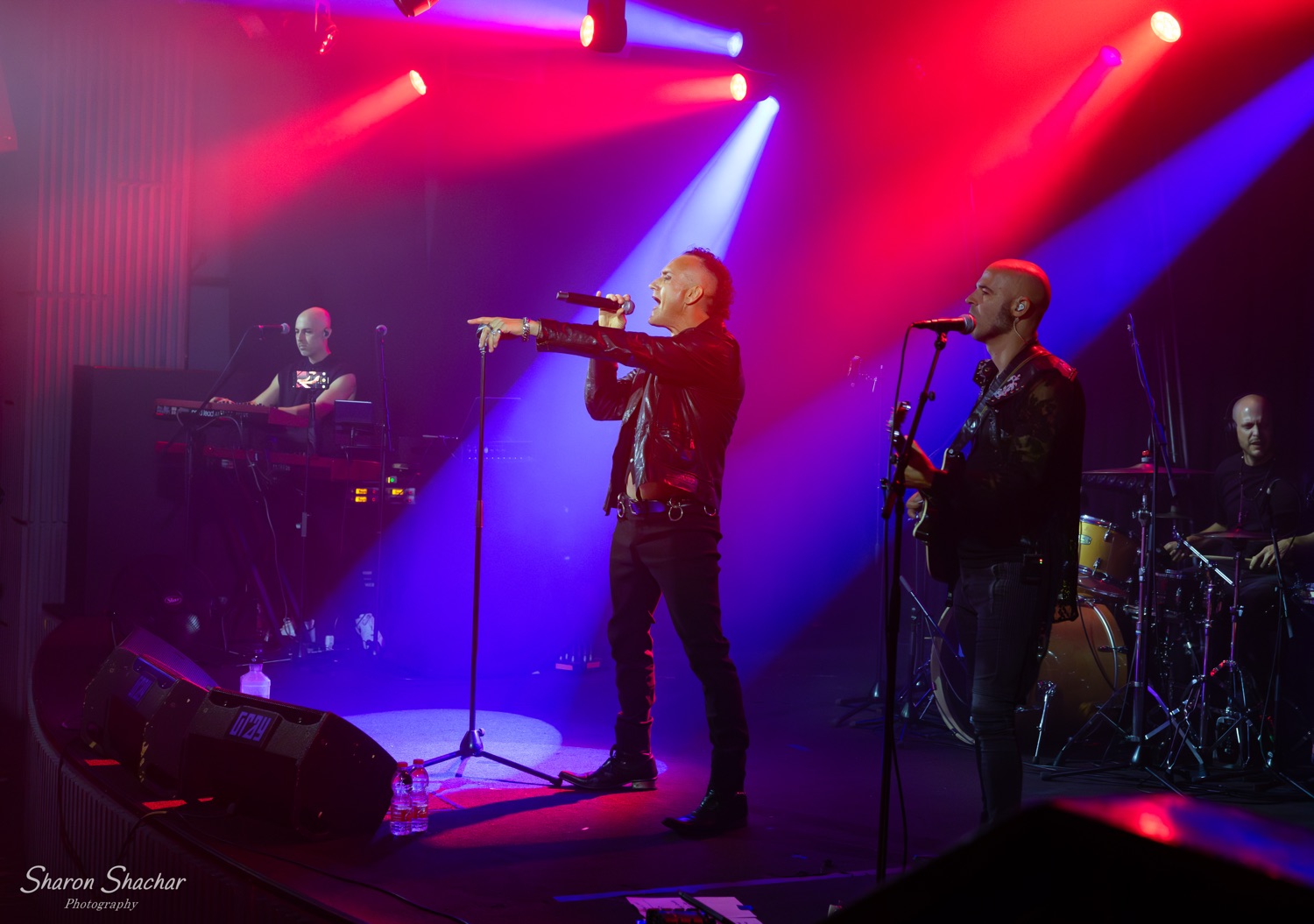 Olive Shows Depeche Mode tribute - lead vocalist and band on stage